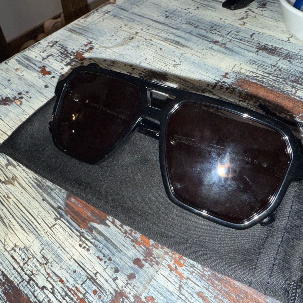 Diff Eyewear Black Sunglasses